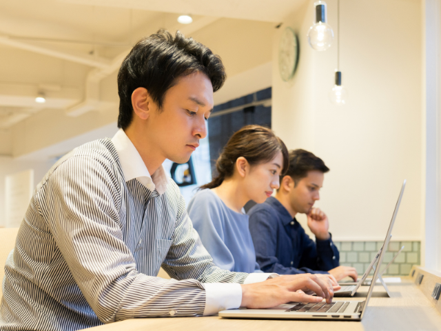 【生成AI導入】システム開発を加速！メリットと企業事例を紹介